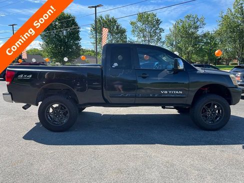 Used 2005 Nissan Titan LE w/ (U01) Nissan Navigation Pkg AWD/4WD image 6