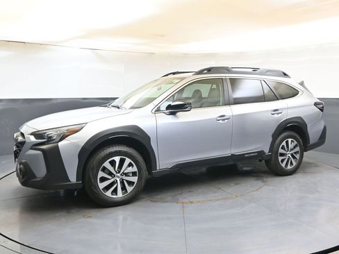 Certified 2025 Subaru Outback Premium AWD/4WD image 2