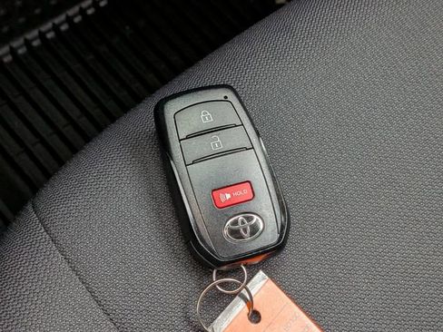 Used 2024 Toyota Corolla Cross LE image 34