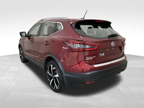 Used 2022 Nissan Rogue Sport SL image 3