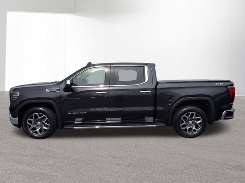 Used 2022 GMC Sierra 1500 SLT w/ SLT Premium Plus Package AWD/4WD image 8