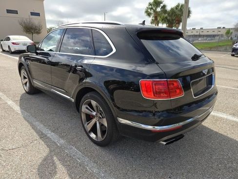 Used 2020 Bentley Bentayga image 3
