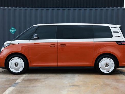 Used 2025 Volkswagen ID. Buzz 1st Edition RWD image 4