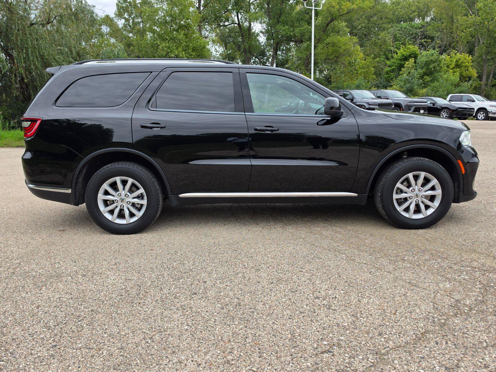 Used 2023 Dodge Durango SXT AWD/4WD image 13