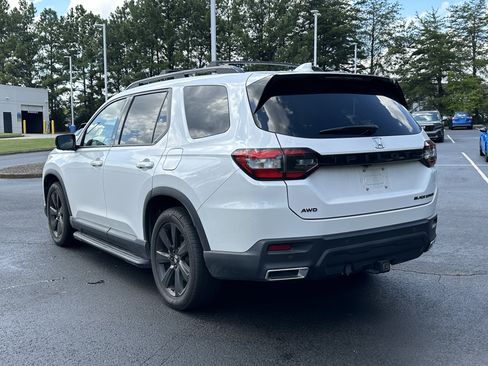 Used 2025 Honda Pilot Black Edition image 12