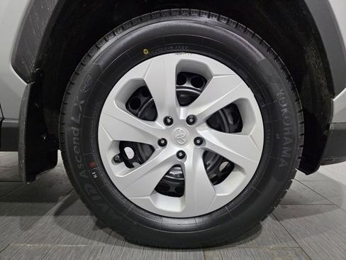 Used 2024 Toyota RAV4 LE image 25