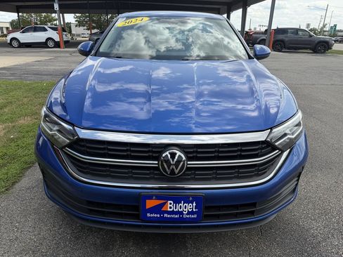 Used 2024 Volkswagen Jetta SE FWD image 8