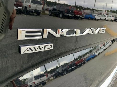 Used 2023 Buick Enclave Premium w/ Experience Buick Package image 9