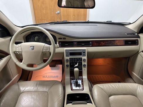 Used 2008 Volvo XC70 3.2 image 8