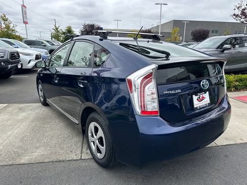 Used 2012 Toyota Prius Two FWD image 3