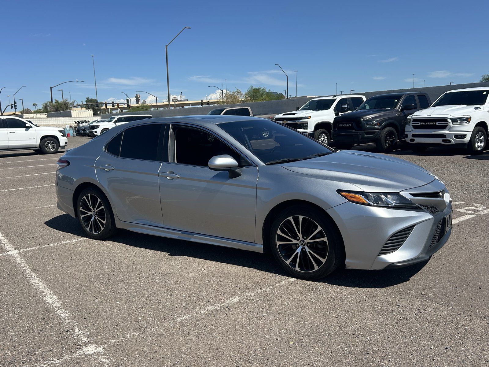 Used 2019 Toyota Camry SE FWD image 7