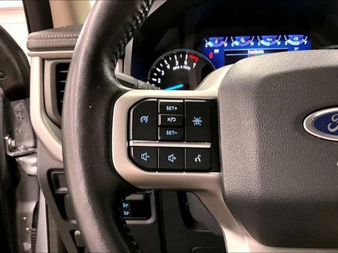 Used 2024 Ford Expedition Max XLT image 26