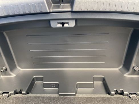 Used 2026 Chevrolet Traverse LT image 18