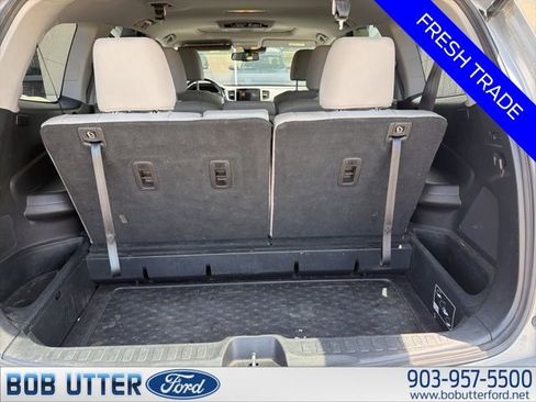 Used 2018 Honda Pilot Touring image 15