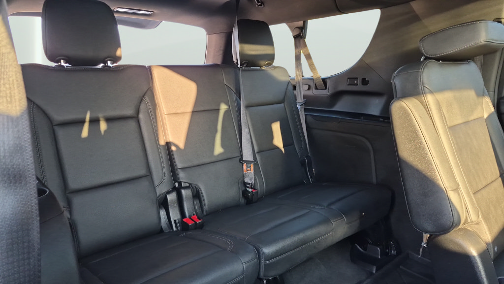 Used 2022 Chevrolet Suburban Z71 w/ Z71 Off-Road Package AWD/4WD image 27