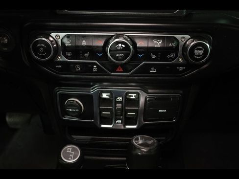 Used 2022 Jeep Wrangler Unlimited Sahara w/ LED Lighting Group AWD/4WD image 25