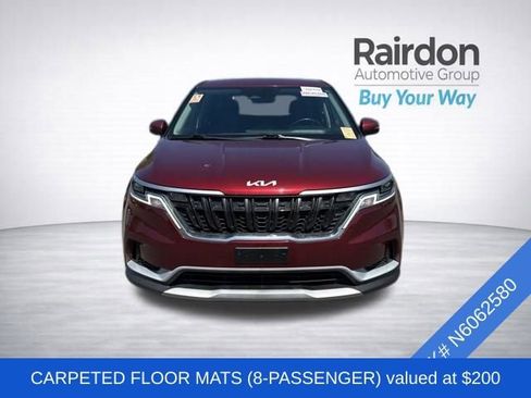 Used 2022 Kia Carnival LX FWD image 2