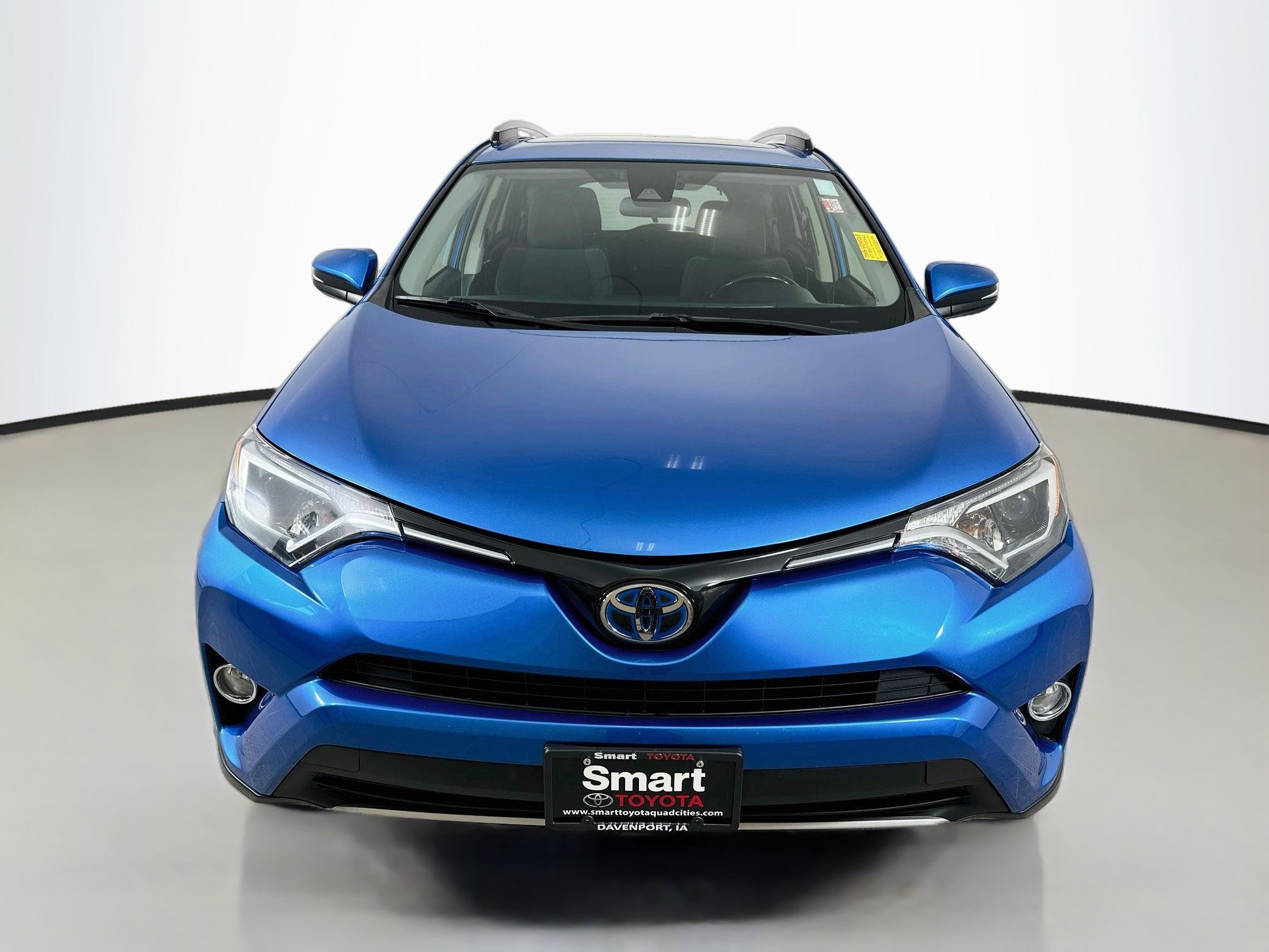 Used 2018 Toyota RAV4 XLE AWD/4WD image 2