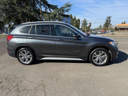 Used 2017 BMW X1 xDrive28i AWD/4WD image 4