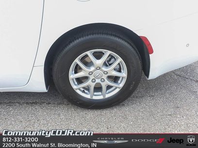 New 2025 Chrysler Pacifica Select