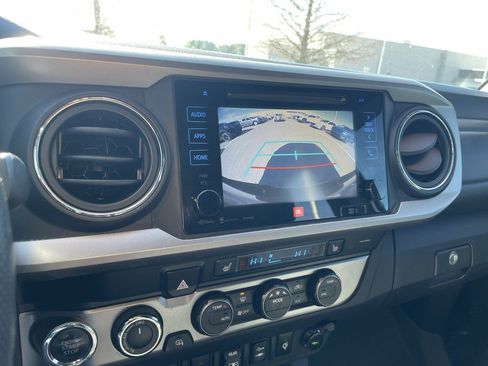 Used 2019 Toyota Tacoma Limited image 16