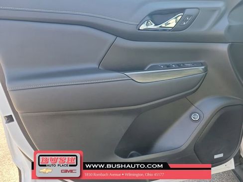 Used 2023 GMC Acadia SLT image 22