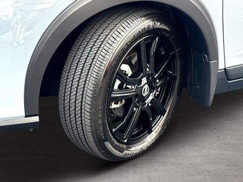 Used 2021 Nissan Kicks SR w/ SR Premium Package FWD image 23