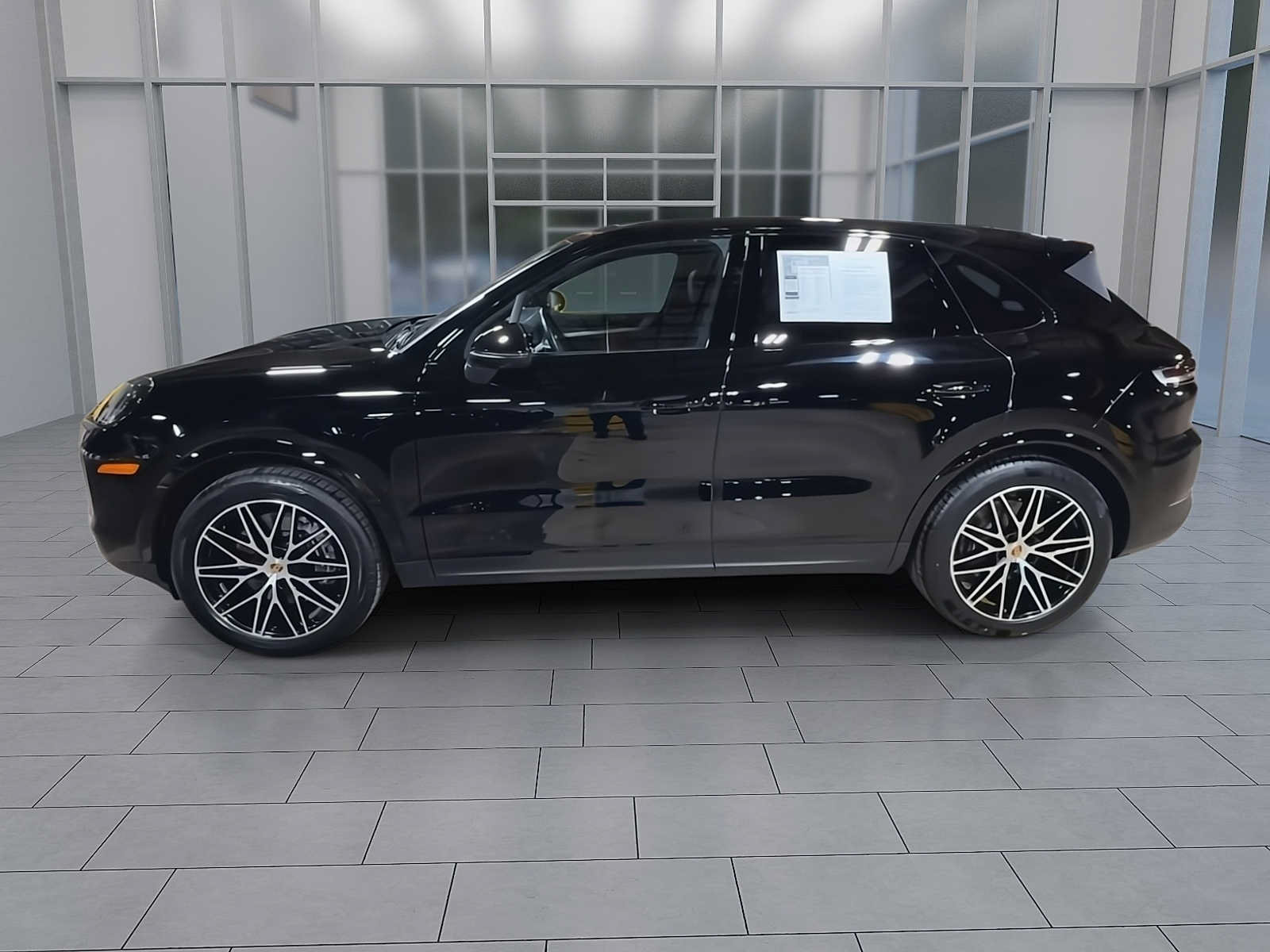 Used 2024 Porsche Cayenne AWD/4WD image 5
