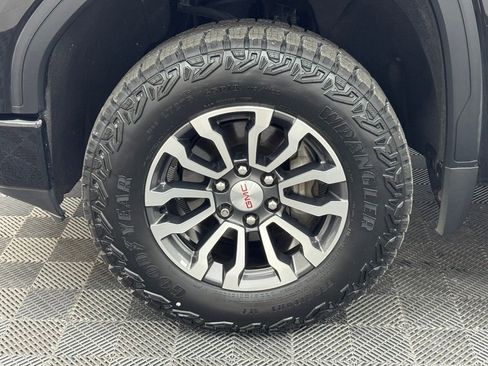 Used 2019 GMC Sierra 1500 AT4 w/ Off Road Performance Package AWD/4WD image 17