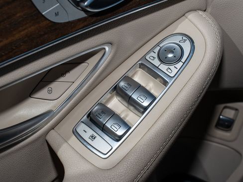 Used 2021 Mercedes-Benz C 300 4MATIC Sedan w/ Premium Package image 27