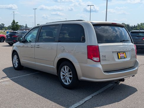 Used 2014 Dodge Grand Caravan SXT FWD image 3