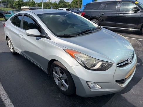 Used 2013 Hyundai Elantra GLS w/ Preferred Pkg FWD image 3