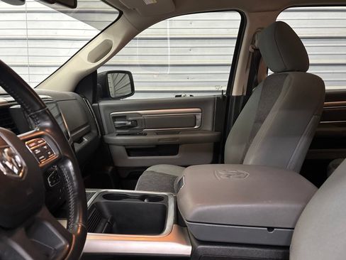 Used 2018 RAM 1500 SLT AWD/4WD image 19