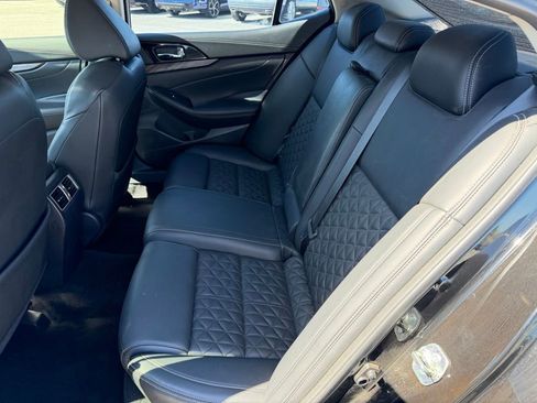 Used 2016 Nissan Maxima Platinum image 14