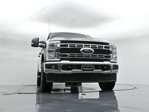 New 2026 Ford F250 XLT w/ FX4 Off-Road Package image 45