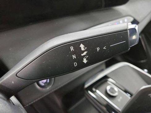 Used 2025 Buick Enclave Preferred image 32