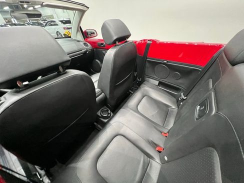 Used 2009 Volkswagen Beetle S image 27