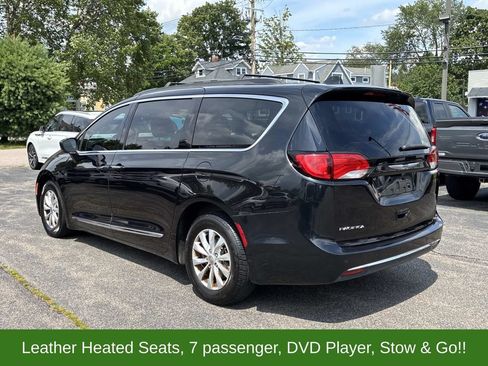 Used 2017 Chrysler Pacifica Touring-L FWD image 5