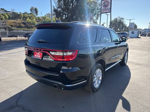 Certified 2024 Dodge Durango SXT w/ 3rd Row Seating Group image 8