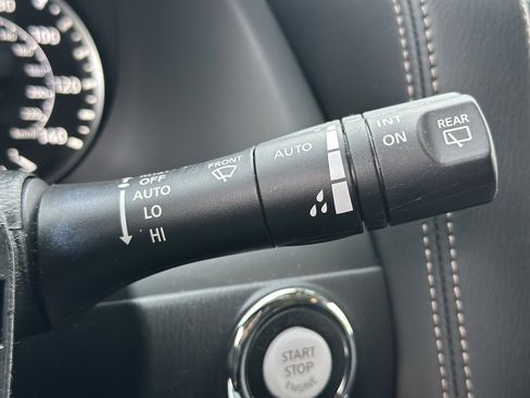 Used 2023 Nissan Armada Platinum image 33