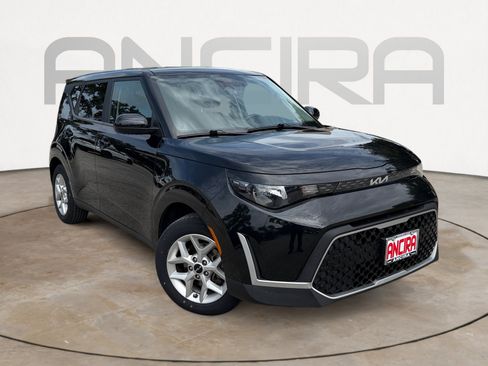 Used 2023 Kia Soul LX w/ Option Group 015 FWD image 4