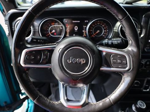 Used 2020 Jeep Wrangler Unlimited Sahara AWD/4WD image 14