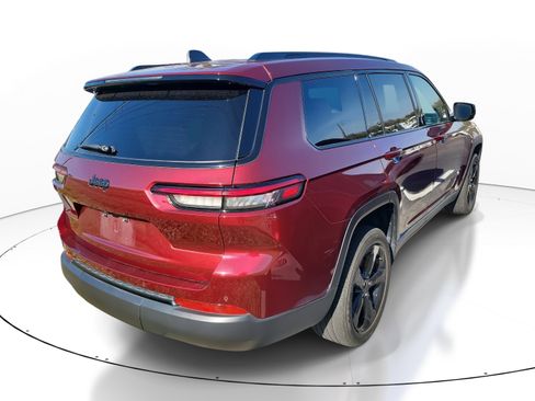 Used 2024 Jeep Grand Cherokee L Altitude image 4