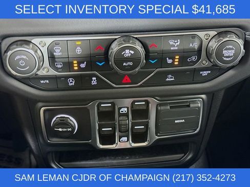 New 2025 Jeep Gladiator Sport image 15