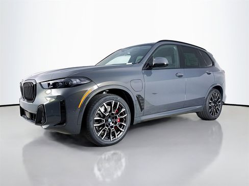New 2026 BMW X5 xDrive50e w/ M Sport Package image 3