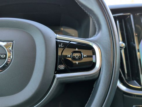 Used 2019 Volvo S60 T5 Momentum image 19