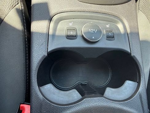 Used 2014 Ford Focus SE w/ SE Winter Package FWD image 16
