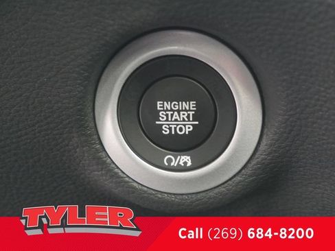 New 2027 Chrysler Pacifica Limited FWD image 30