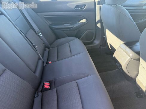 Used 2024 Nissan Altima 2.5 SV image 28