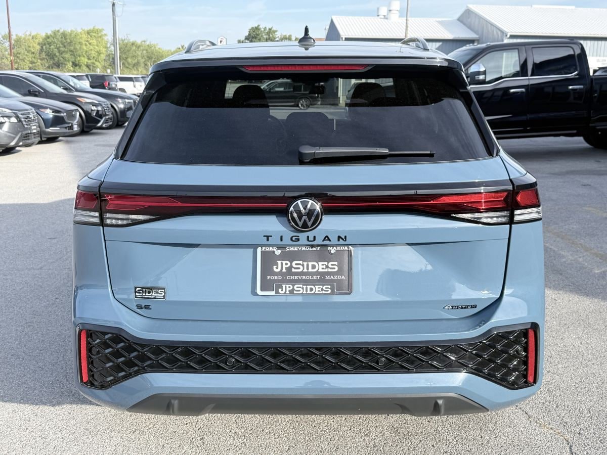 Used 2026 Volkswagen Tiguan SE R-Line AWD/4WD image 6